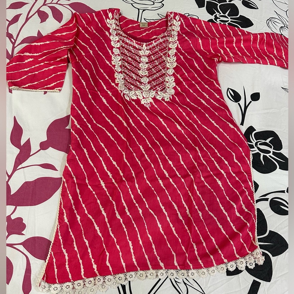 Trending 3 piece L size coord set with dhoti pant, chiffon dupatta - Picture 3 of 6